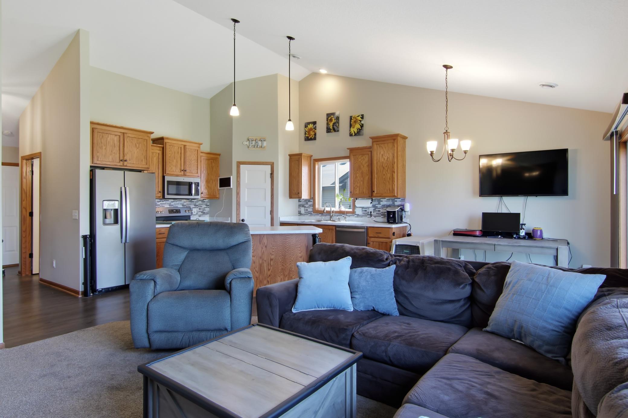02-LivingRoom-6-jpg.jpg