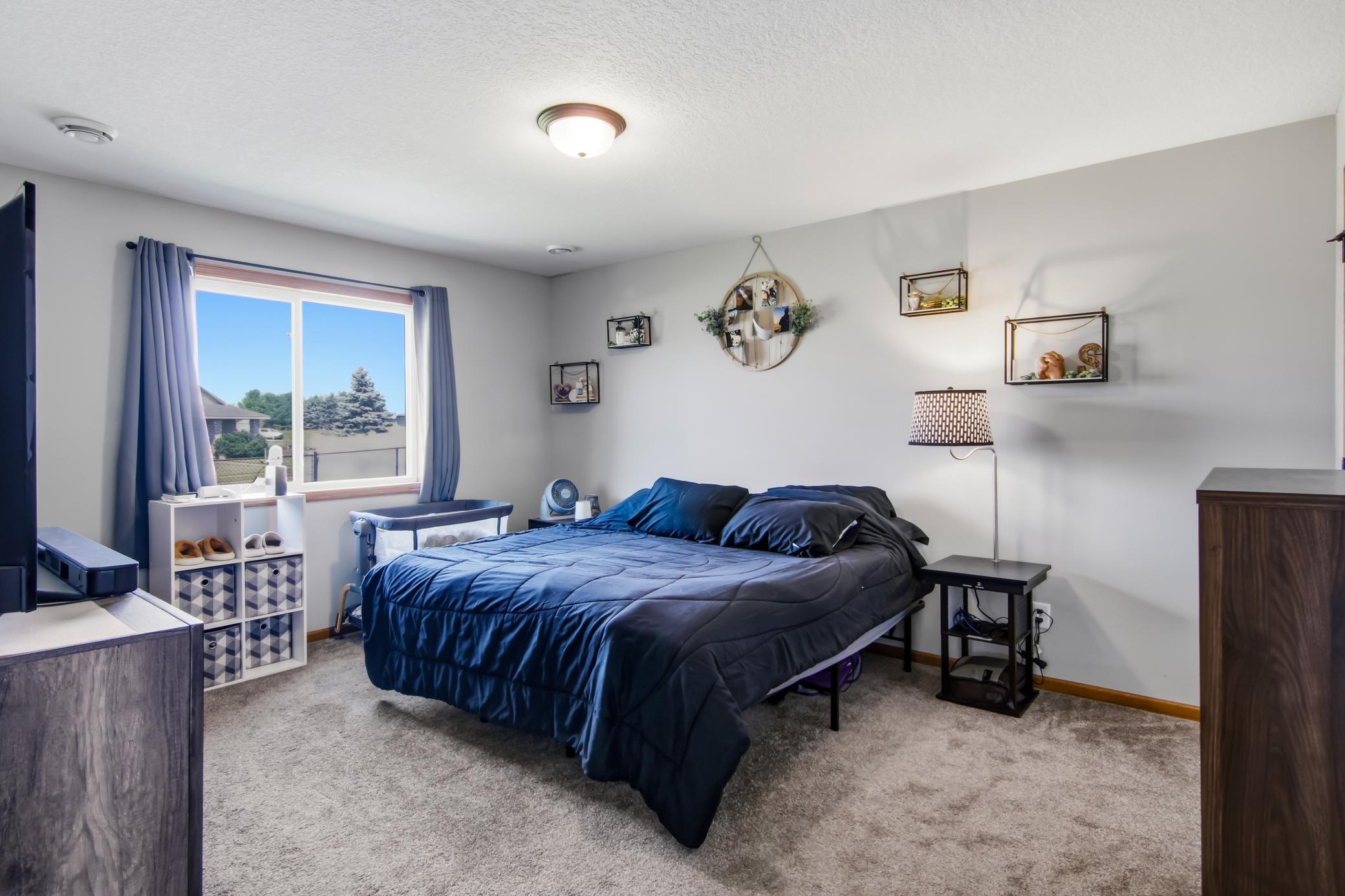 06-PrimaryBedroom-1-jpg.jpg