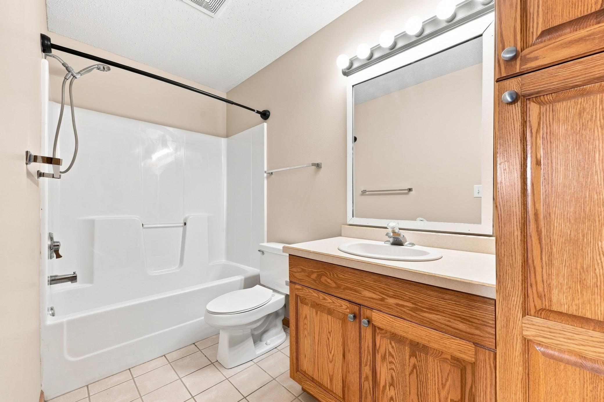 Full Bathroom