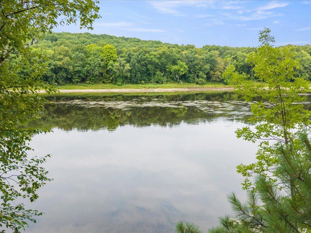 River View - 721 Feet of Frontage