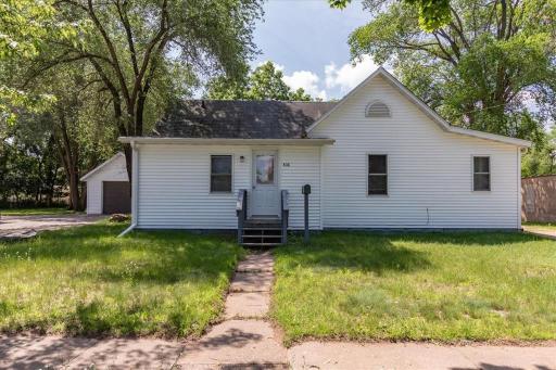 408 18th Avenue E, Menomonie, WI 54751