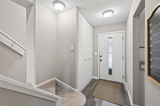459 Mailand Court S, Maplewood, MN 55119