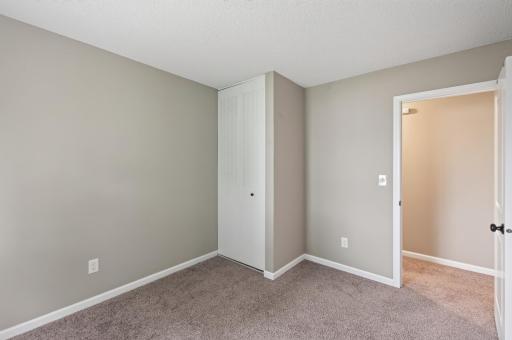 459 Mailand Court S, Maplewood, MN 55119