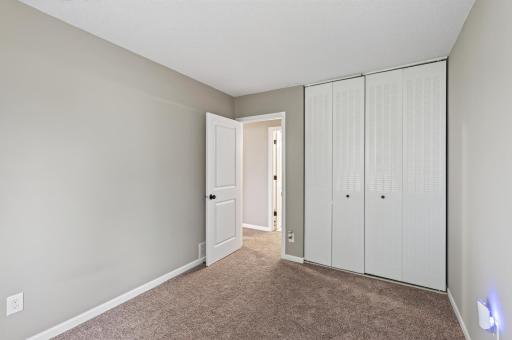 459 Mailand Court S, Maplewood, MN 55119