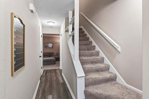 459 Mailand Court S, Maplewood, MN 55119