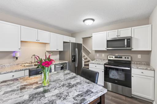 459 Mailand Court S, Maplewood, MN 55119