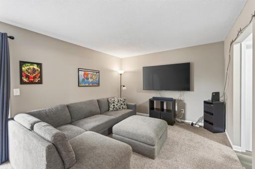 459 Mailand Court S, Maplewood, MN 55119