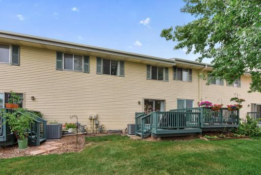459 Mailand Court S, Maplewood, MN 55119