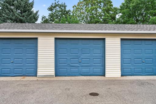 459 Mailand Court S, Maplewood, MN 55119