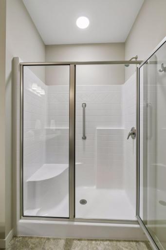 Squeaky clean throughout & home that's been professionally cleaned!
