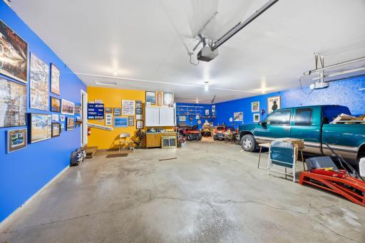 Oversized, 950+ sq. ft. garage