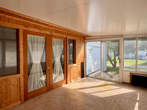 906 W Walnut Avenue, Olivia, MN 56277