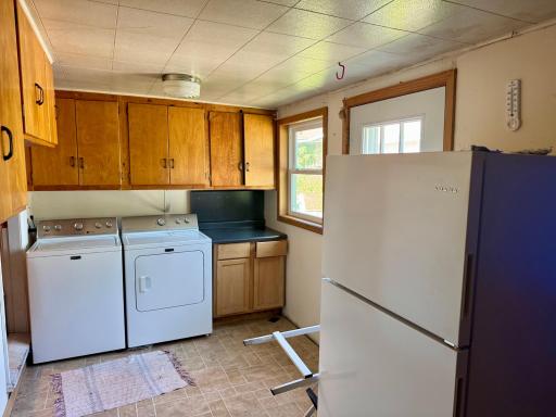 906 W Walnut Avenue, Olivia, MN 56277
