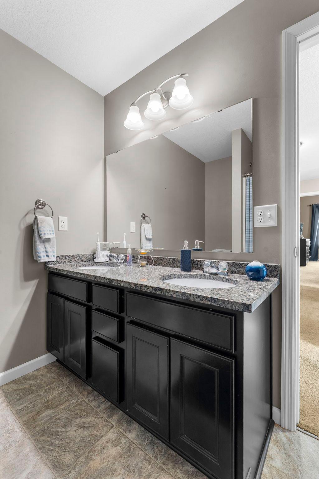 48-web-or-mls-4971 Hamlet Ave N-353.jpg
