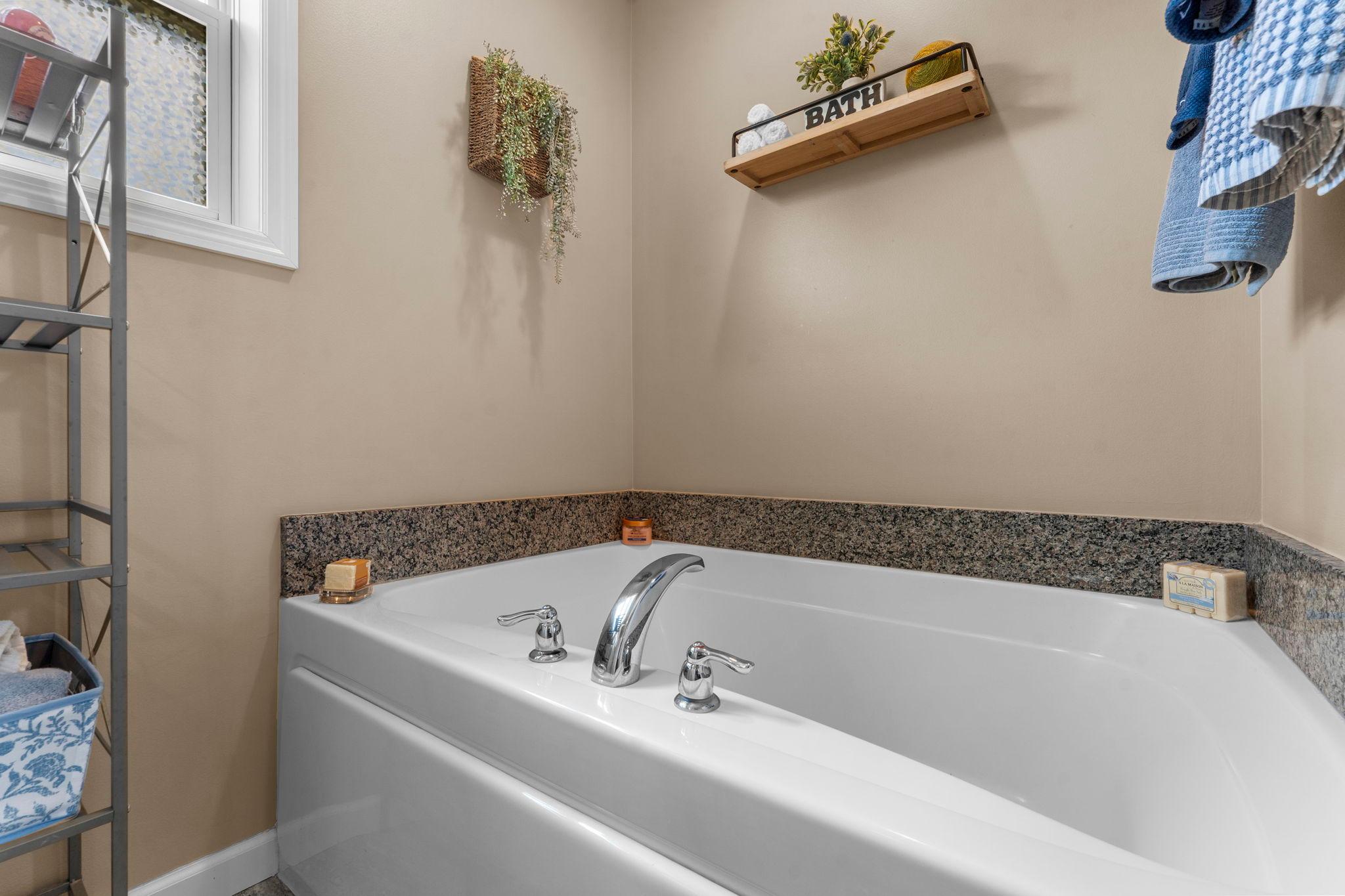 40-web-or-mls-4971 Hamlet Ave N-313.jpg