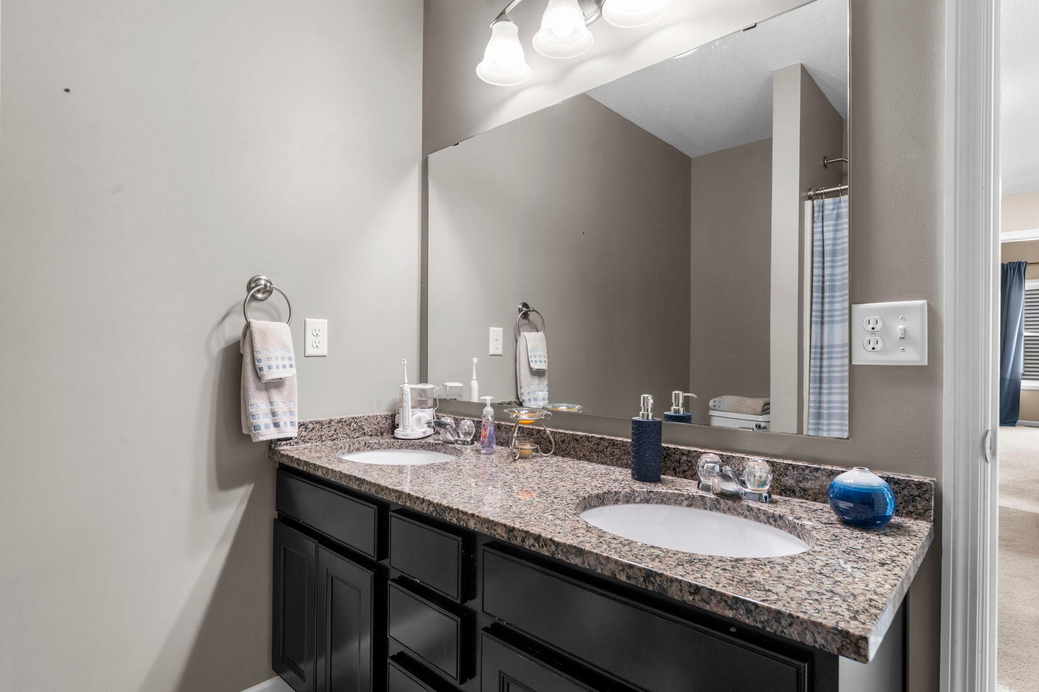 47-web-or-mls-4971 Hamlet Ave N-348.jpg