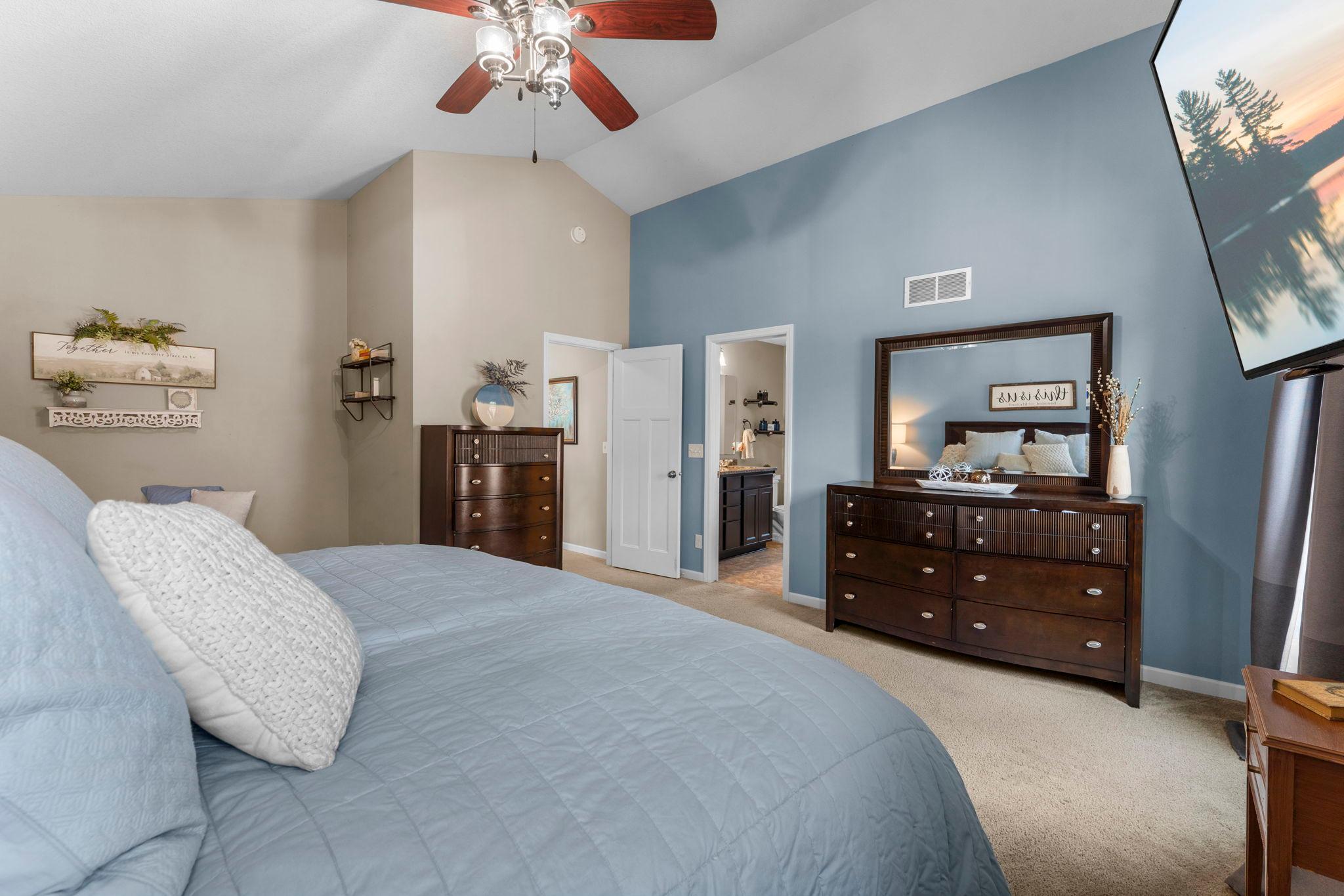 37-web-or-mls-4971 Hamlet Ave N-298.jpg