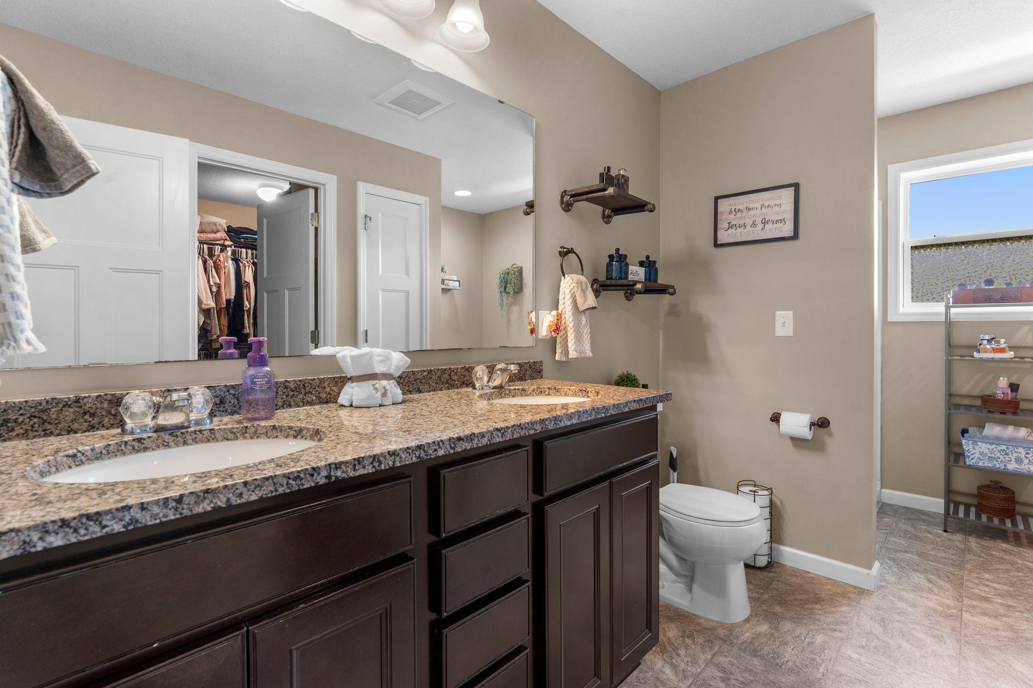38-web-or-mls-4971 Hamlet Ave N-303.jpg