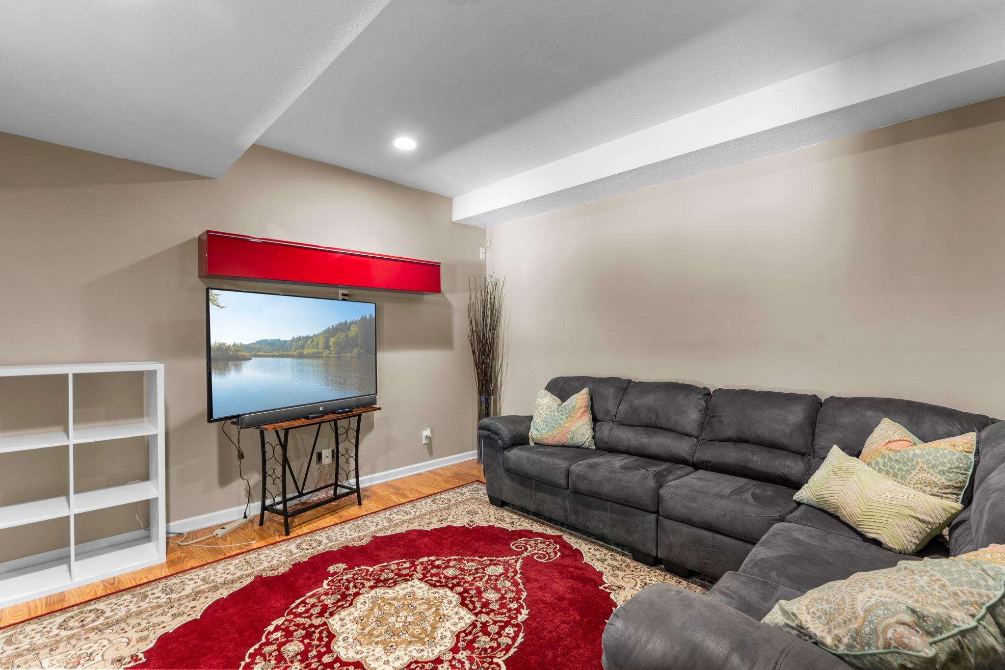 57-web-or-mls-4971 Hamlet Ave N-243.jpg