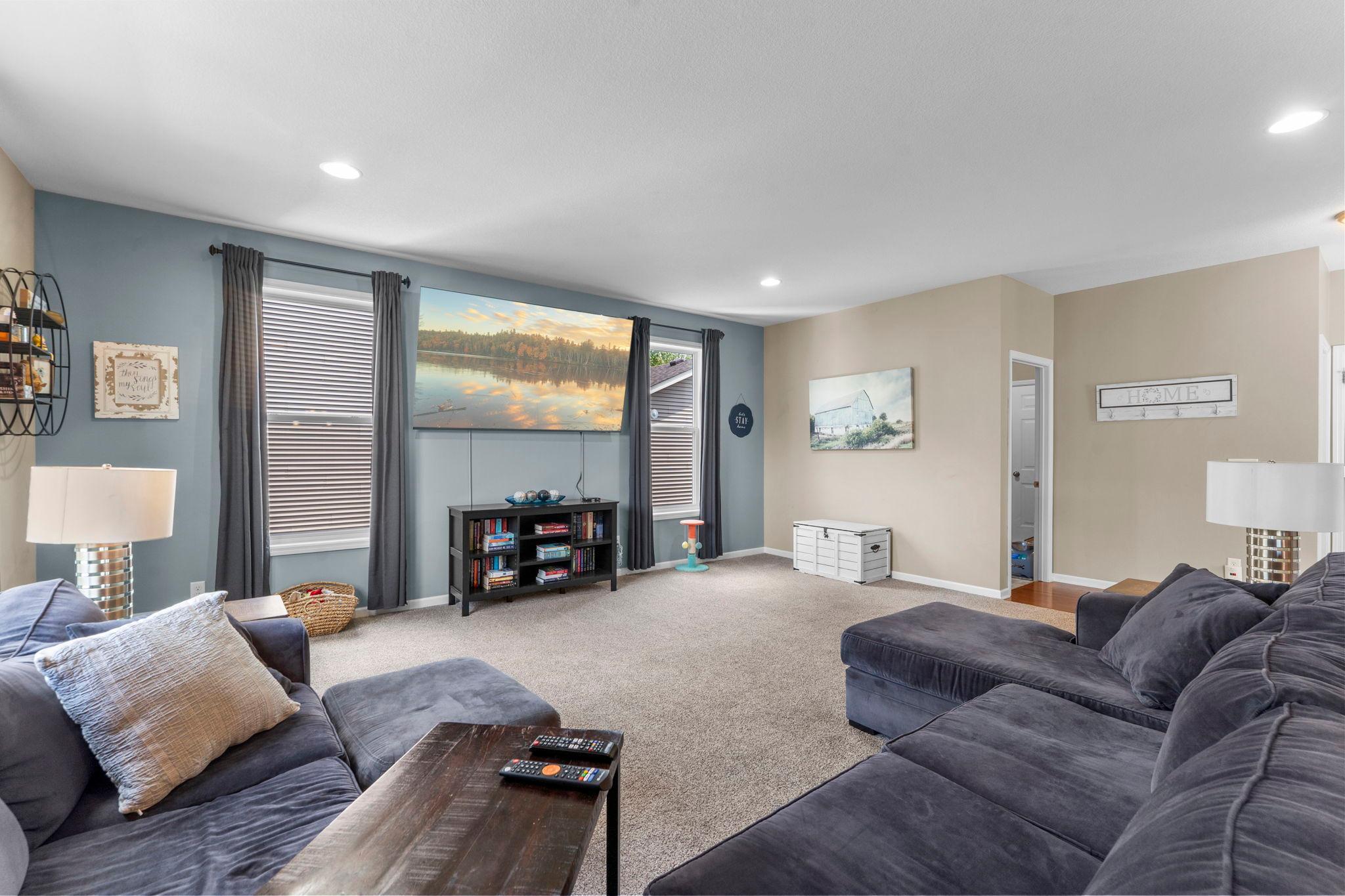 21-web-or-mls-4971 Hamlet Ave N-178.jpg