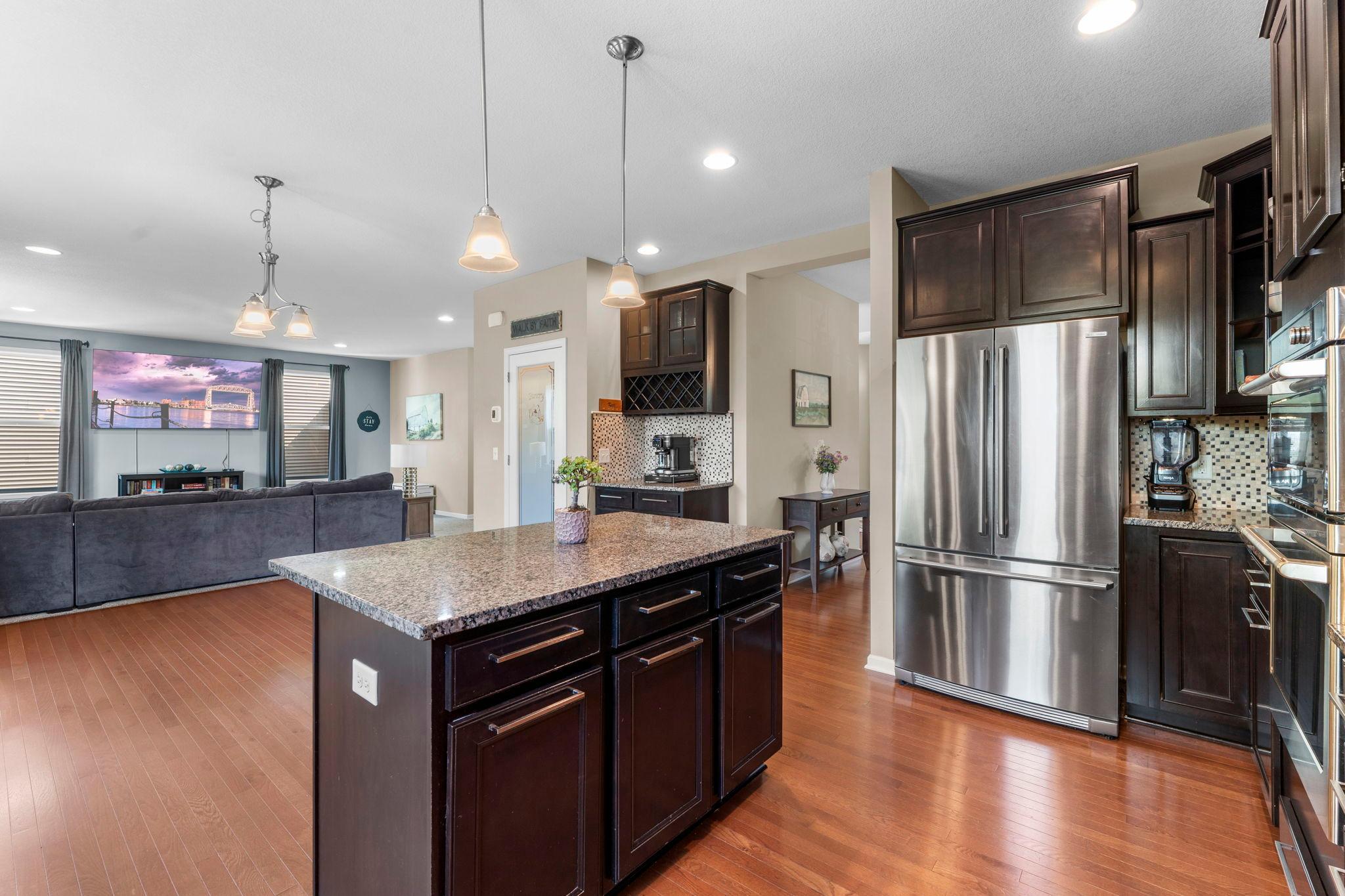 28-web-or-mls-4971 Hamlet Ave N-203.jpg