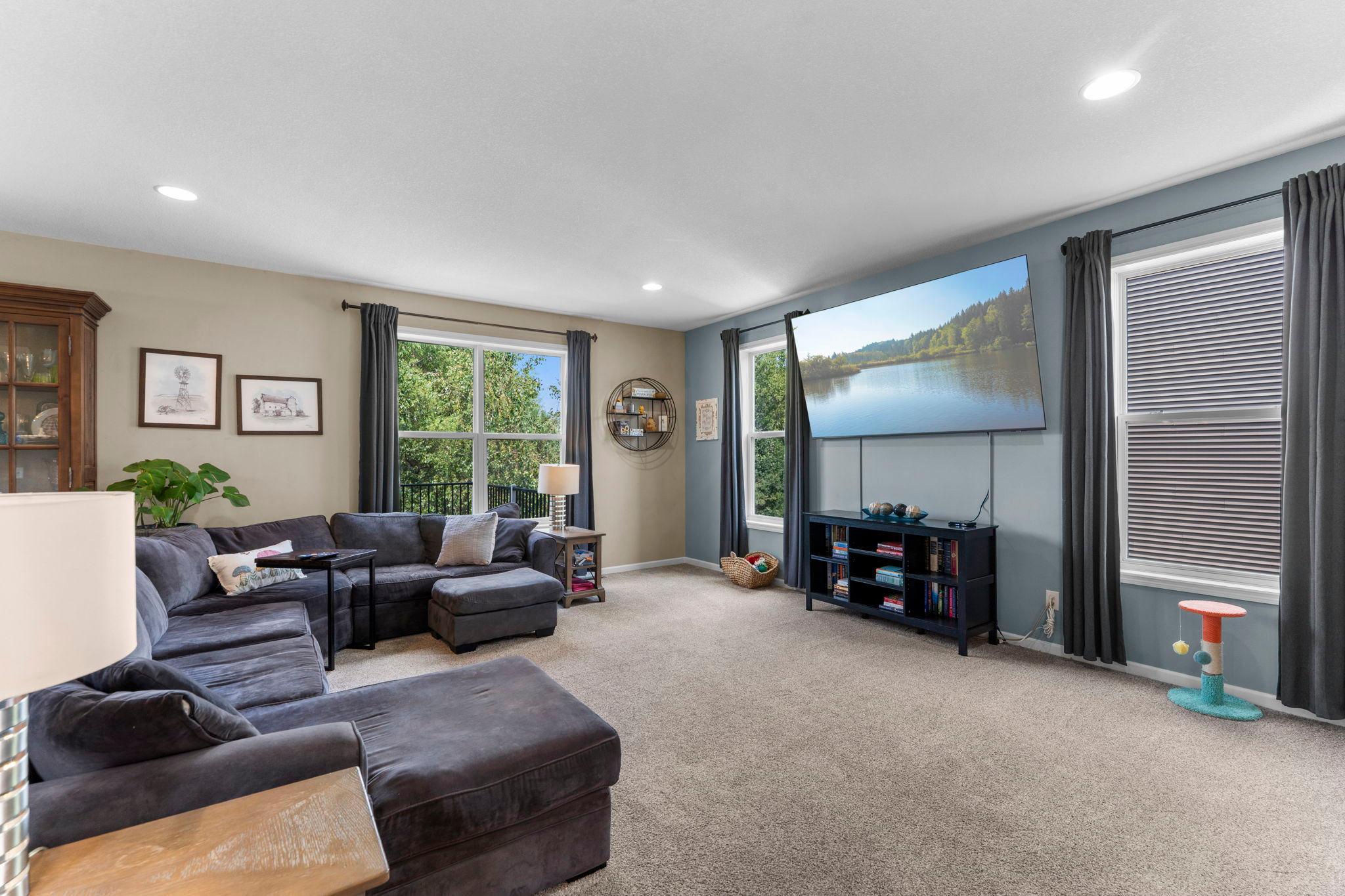 18-web-or-mls-4971 Hamlet Ave N-163.jpg