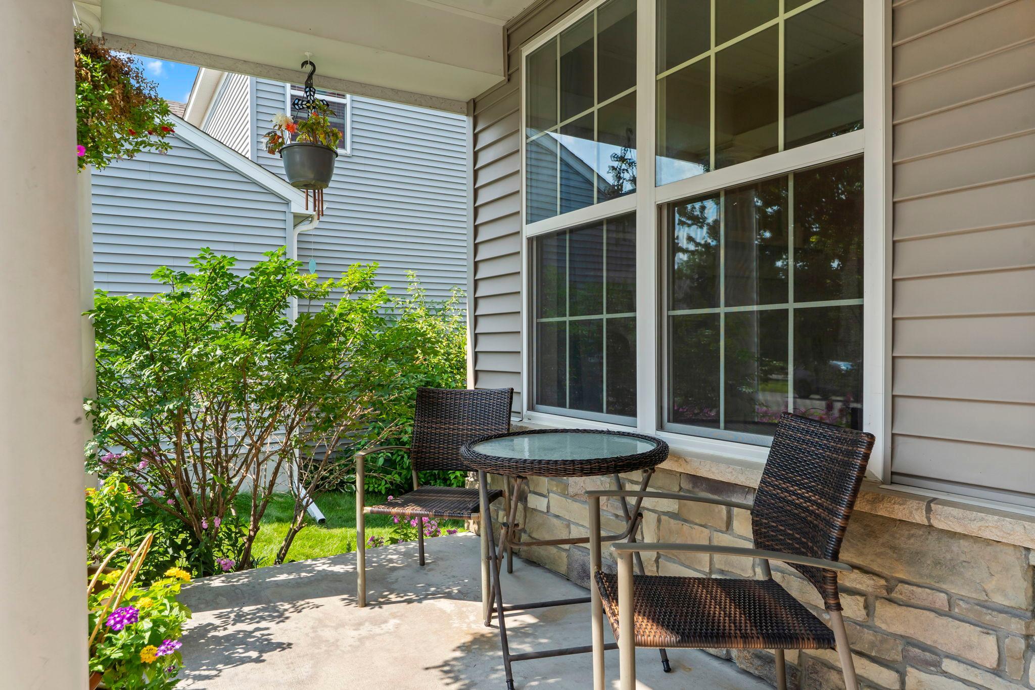16-web-or-mls-4971 Hamlet Ave N-111.jpg
