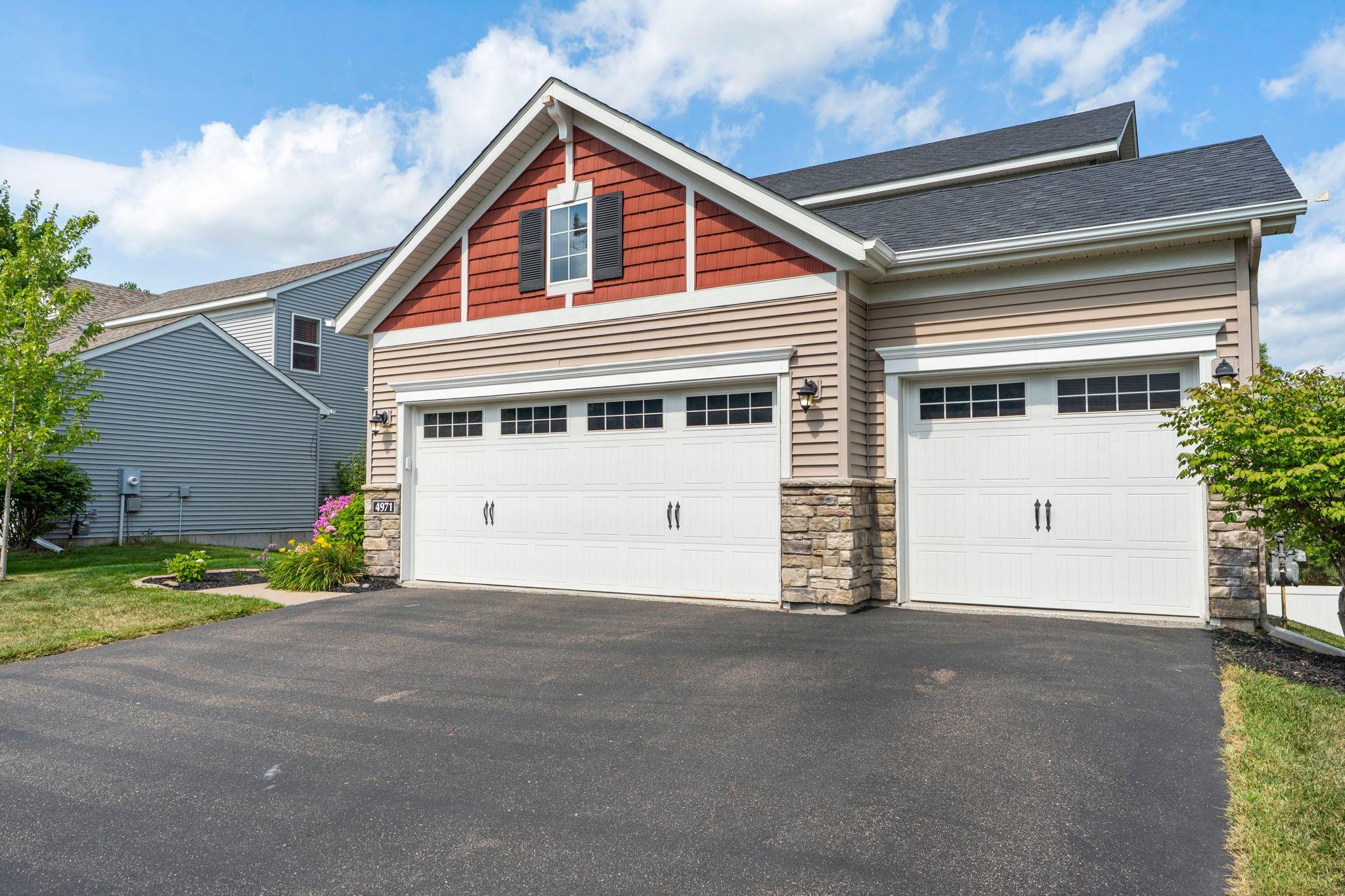 10-web-or-mls-4971 Hamlet Ave N-11.jpg