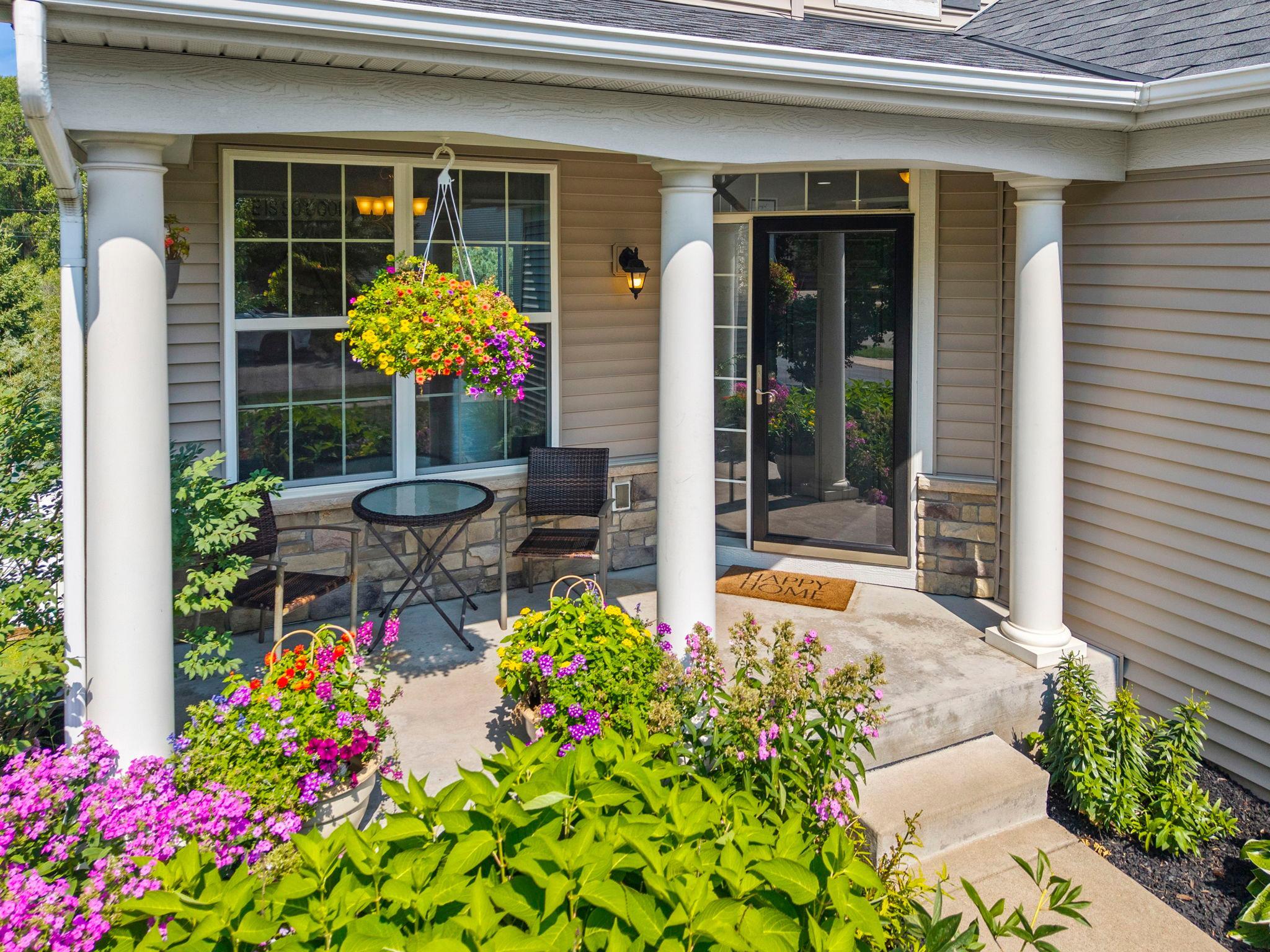 14-web-or-mls-4971 Hamlet Ave N-25.jpg