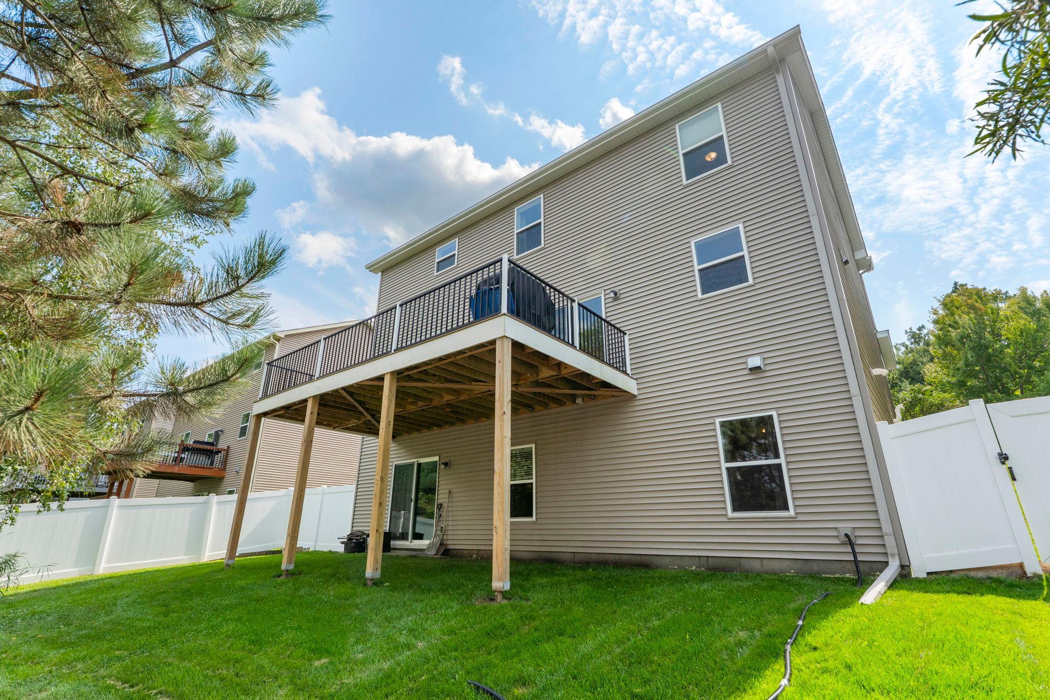 72-web-or-mls-4971 Hamlet Ave N-30.jpg
