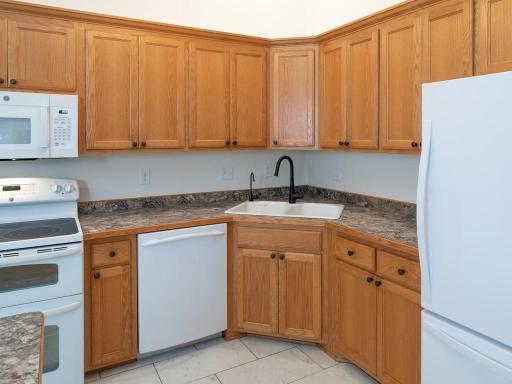 007-001-Kitchen-1024x768.jpg