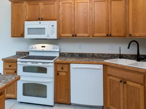 008-004-Kitchen-1024x768.jpg