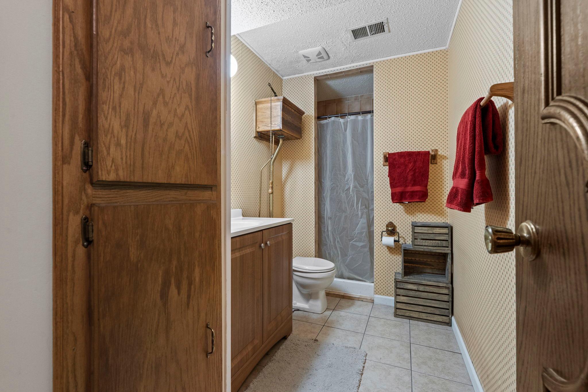 Another view of the 3/4 bath