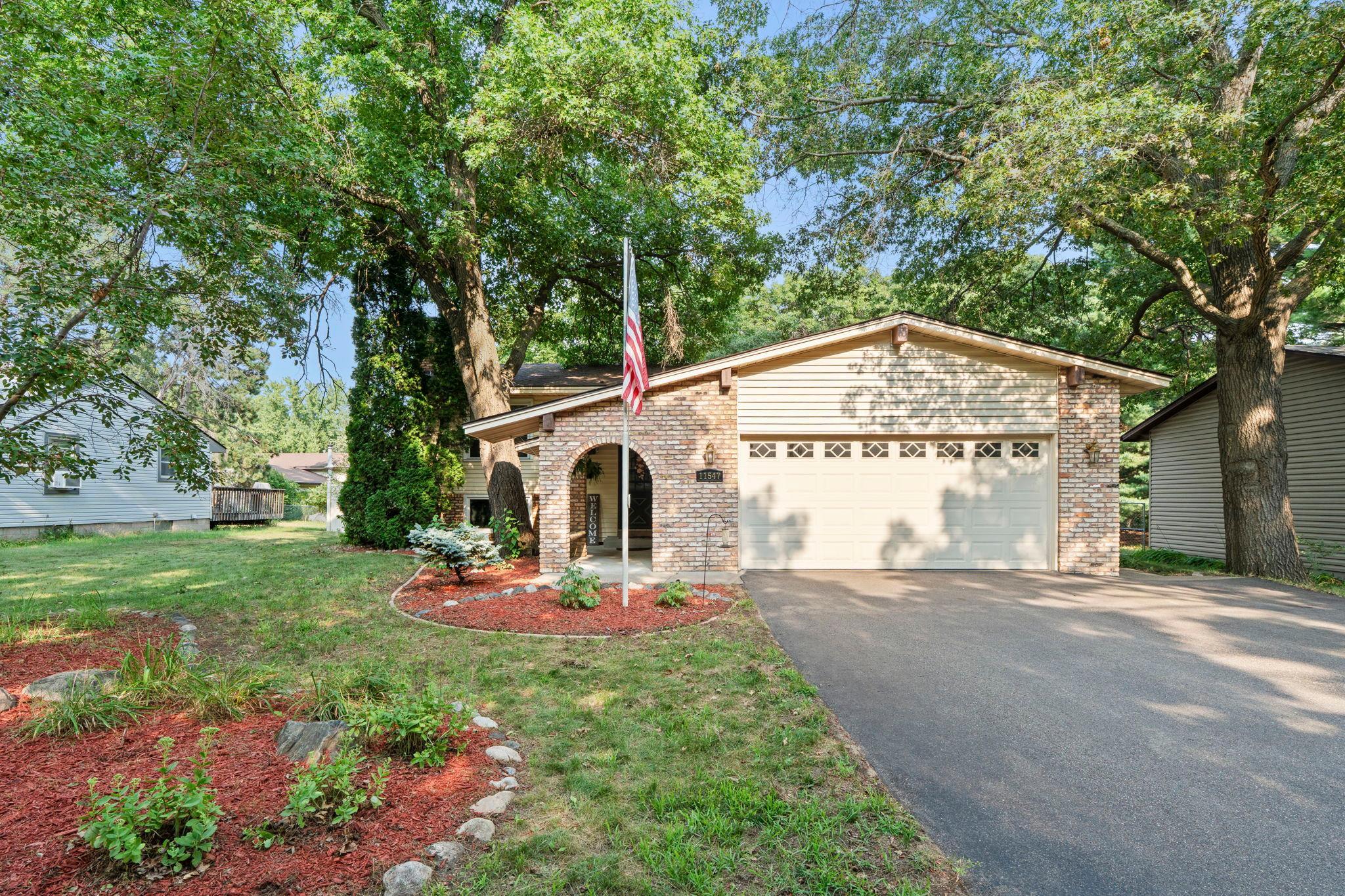 12-web-or-mls-11547 Flintwood St NW-11.jpg