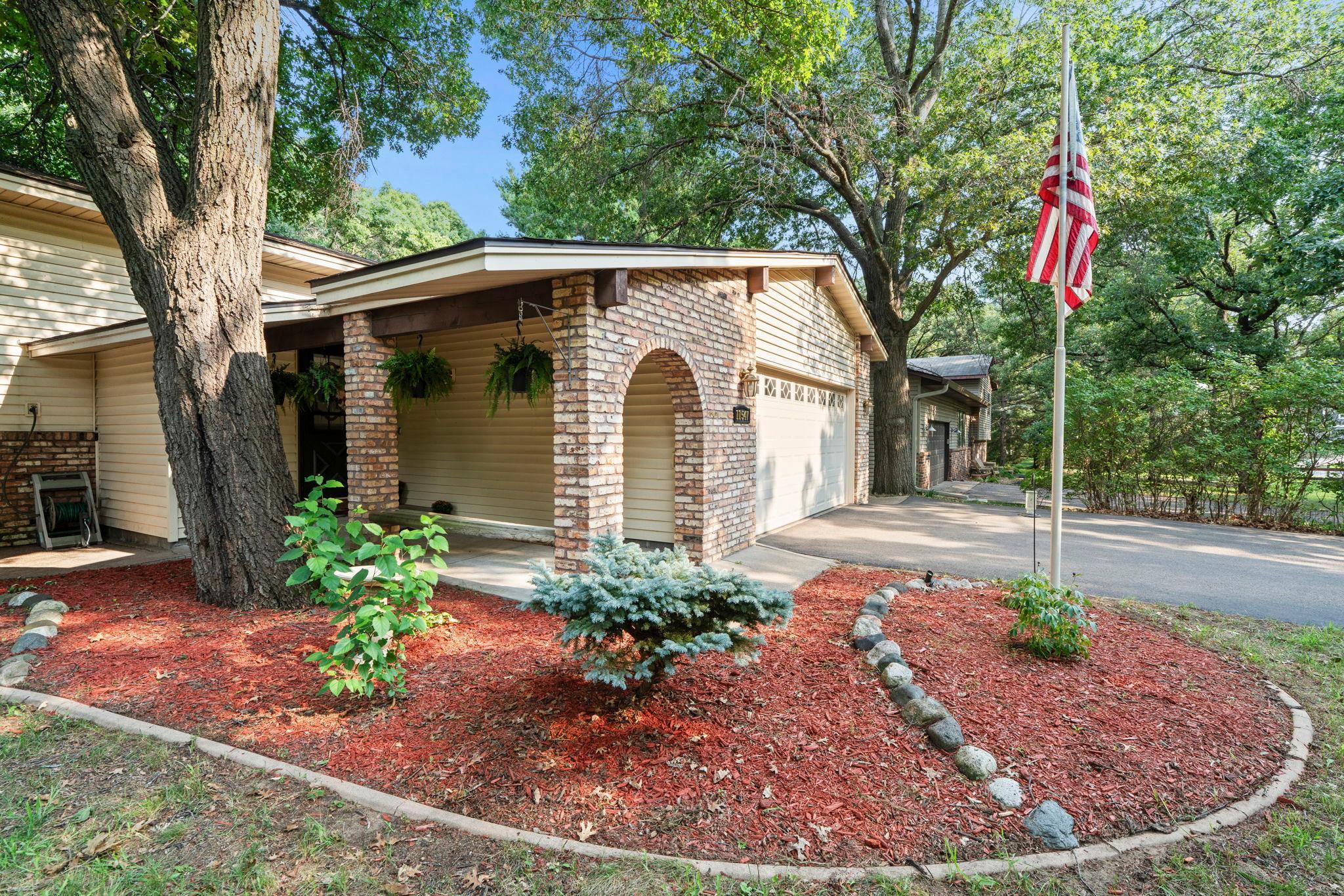 15-web-or-mls-11547 Flintwood St NW-26.jpg