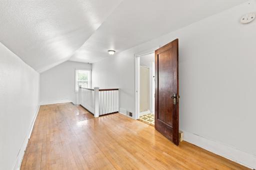 1021 9th Avenue N, Fargo, ND 58102