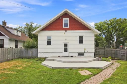 1021 9th Avenue N, Fargo, ND 58102