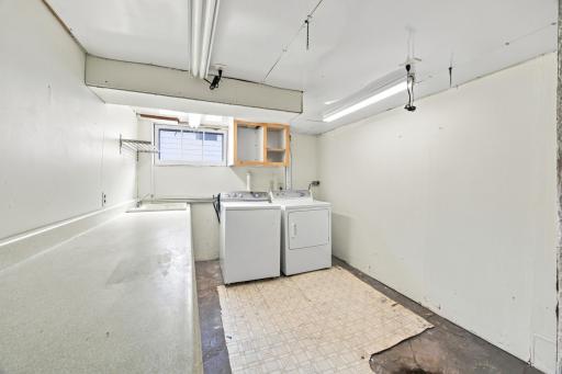 1021 9th Avenue N, Fargo, ND 58102