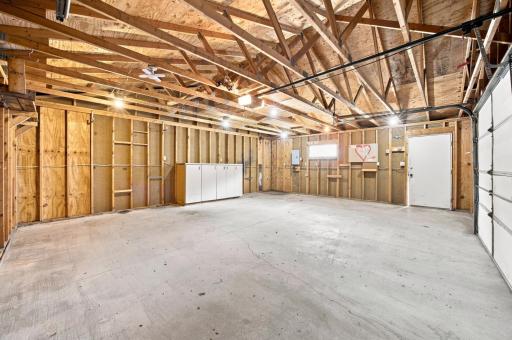 1021 9th Avenue N, Fargo, ND 58102