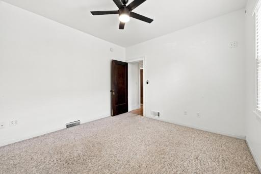 1021 9th Avenue N, Fargo, ND 58102