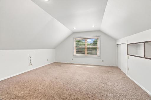 1021 9th Avenue N, Fargo, ND 58102