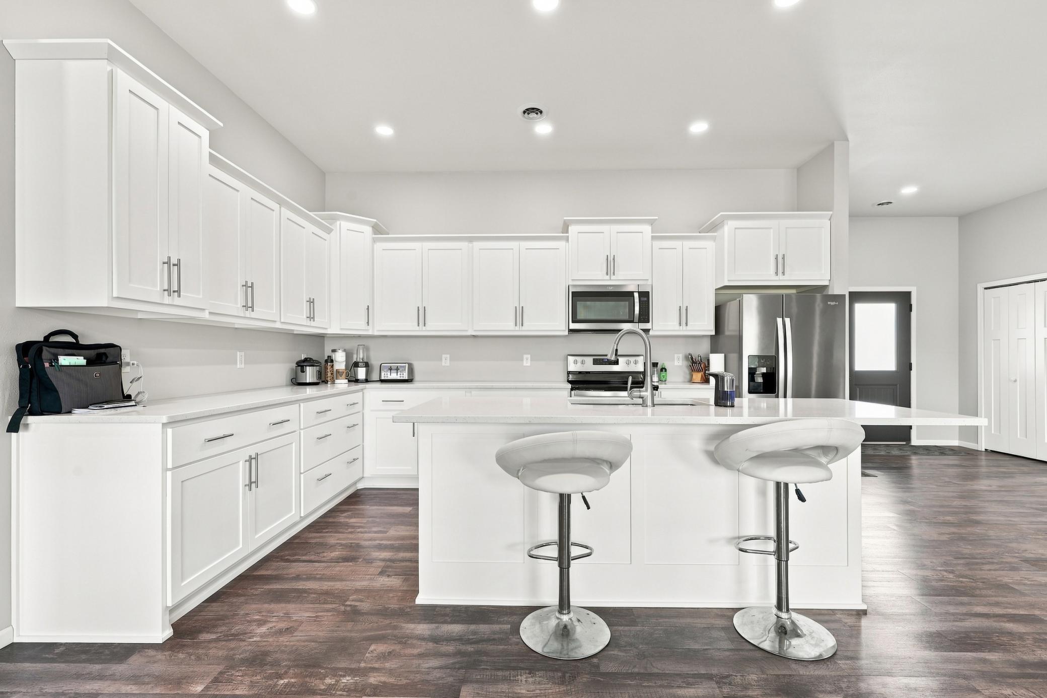 Kitchen with lots of cabinets