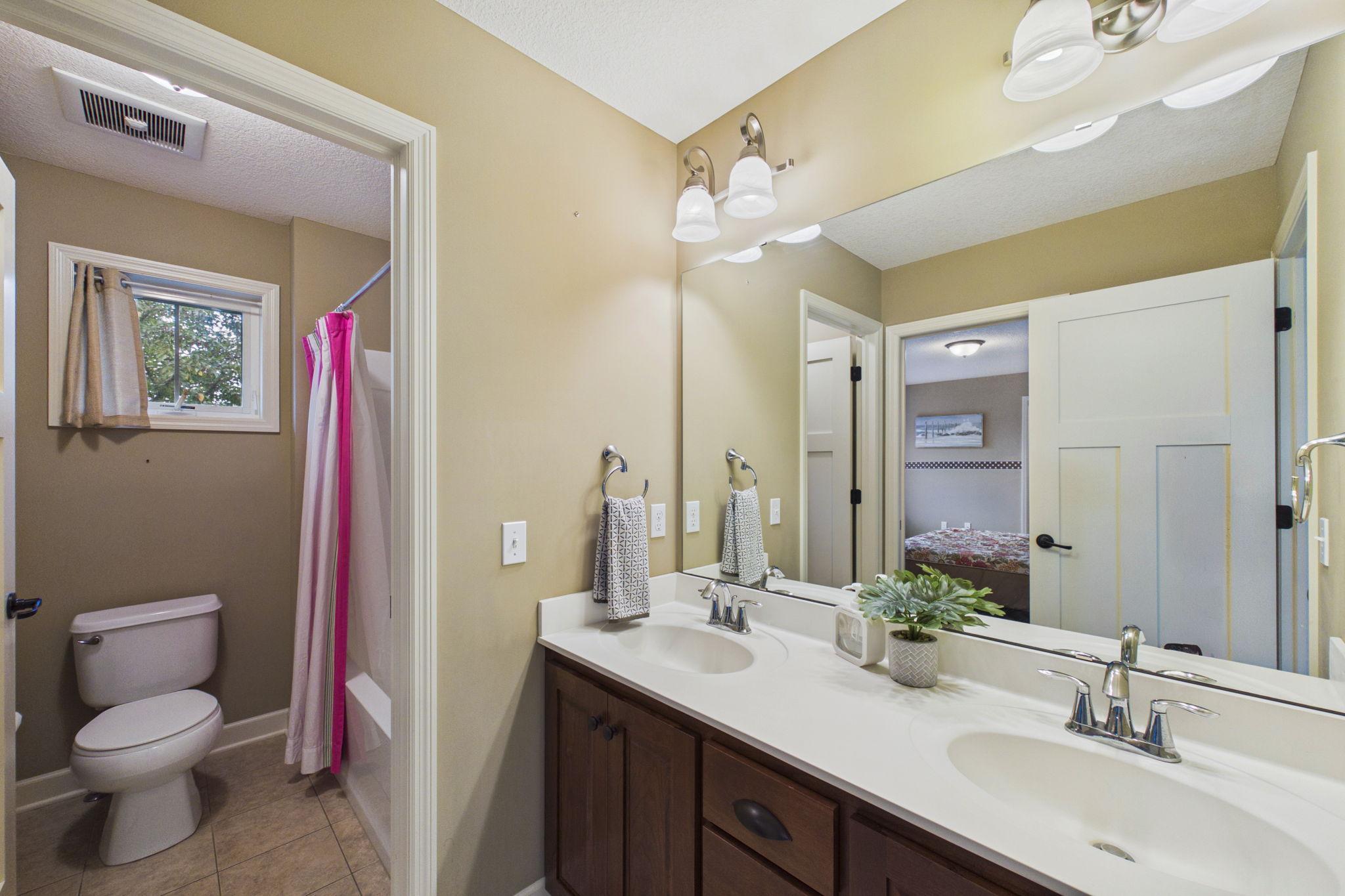 Jack & Jill Full Bath