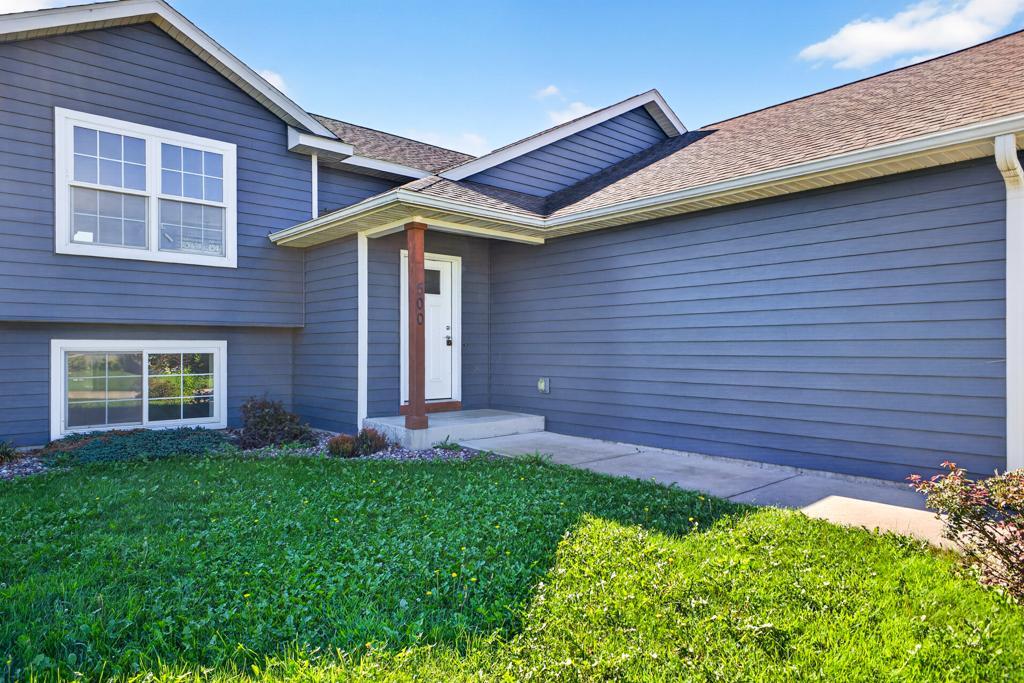 4 bed 2 bath home for sale 500 6th Ct SE Dover MN 55929