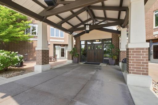 Welcome to 3251 Louisiana Ave S - West Oaks