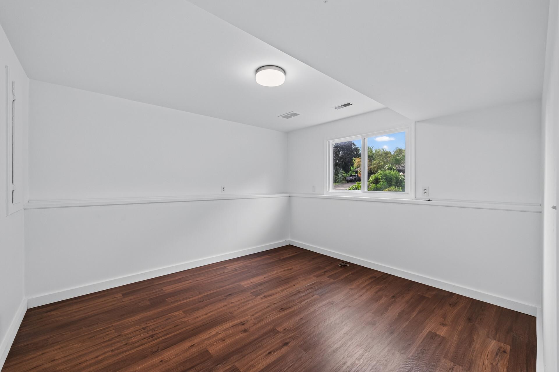23_8041_60__Ave23_mls.jpg