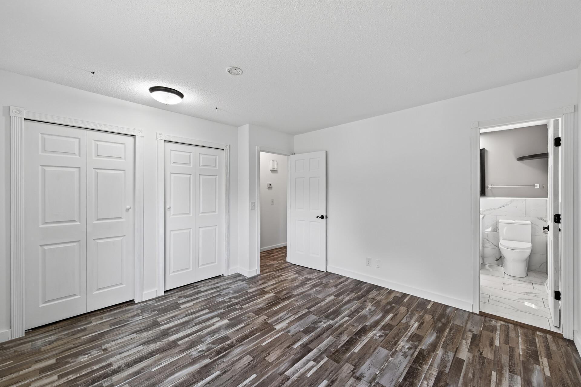 12_8041_60__Ave12_mls.jpg
