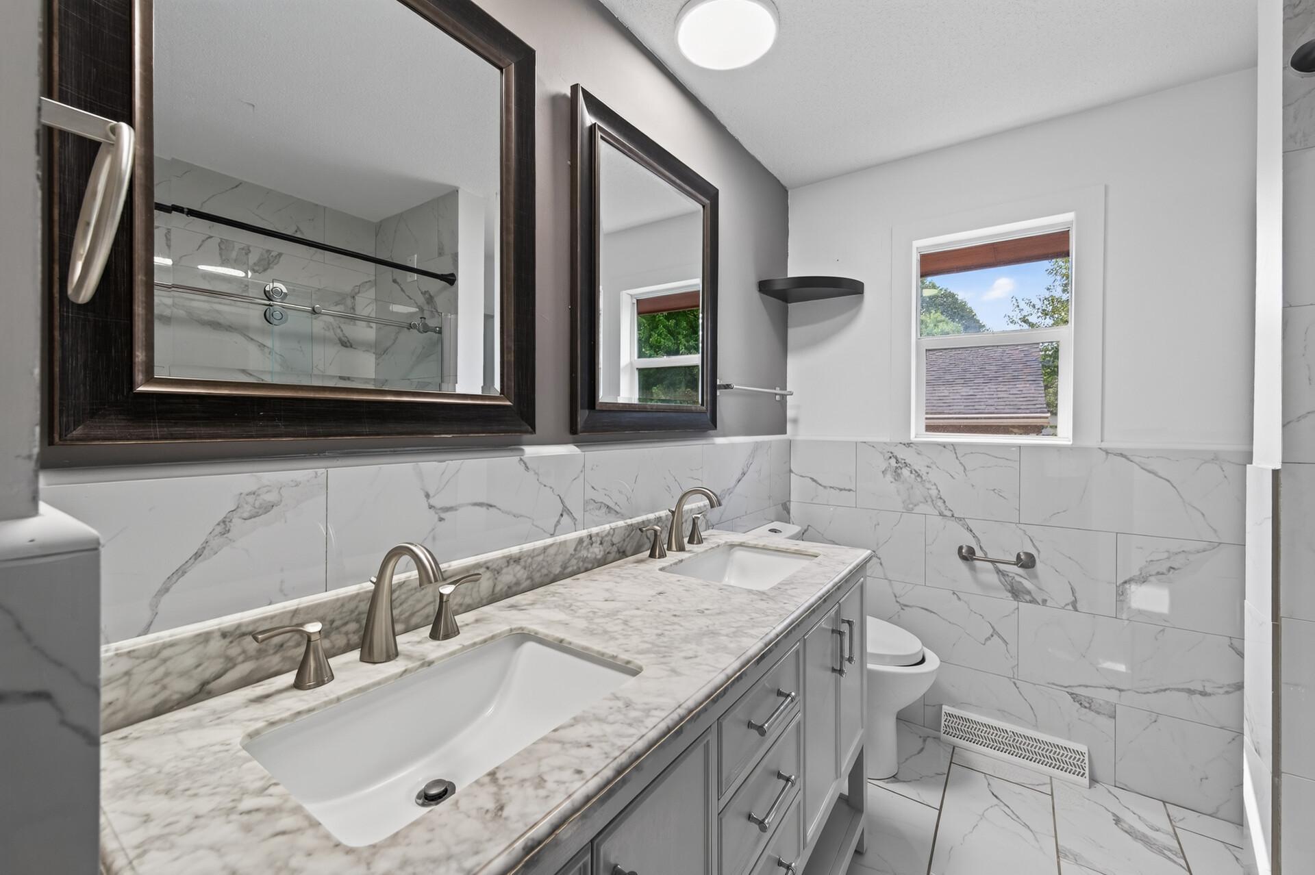 14_8041_60__Ave14_mls.jpg