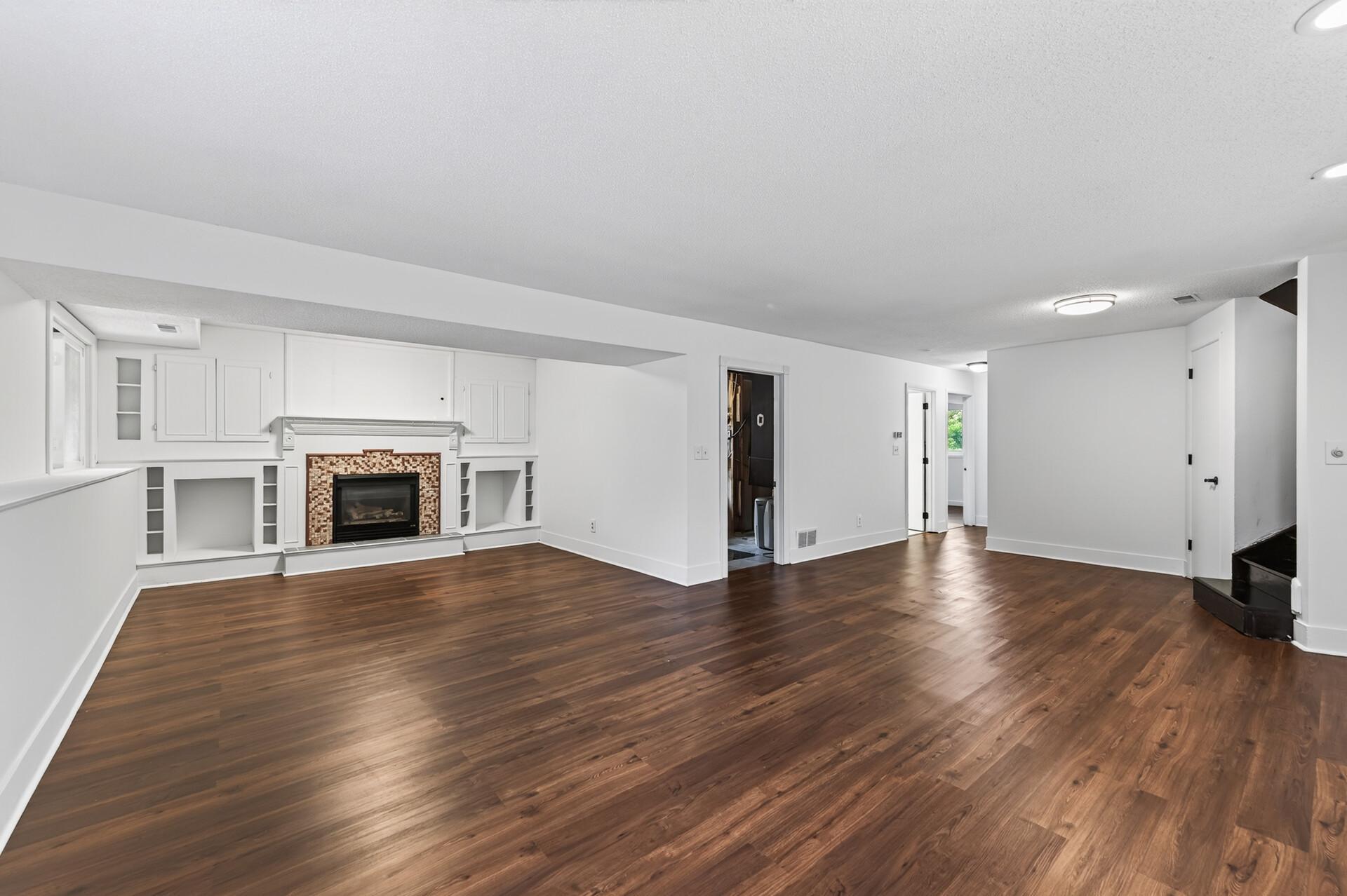 18_8041_60__Ave18_mls.jpg