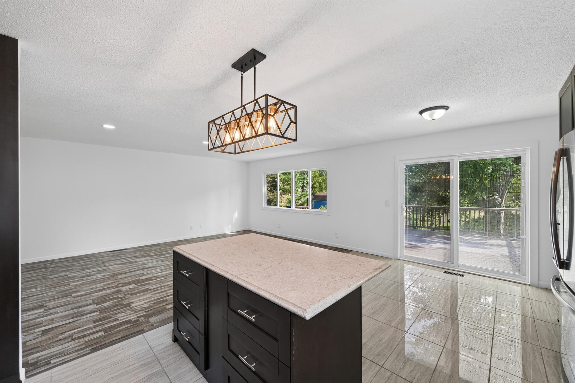 10_8041_60__Ave10_mls.jpg